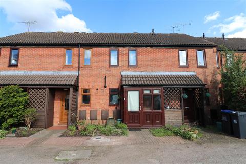 5 Bartlett Close, Warwick, CV34 4UY