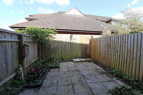 5 Bartlett Close, Warwick, CV34 4UY