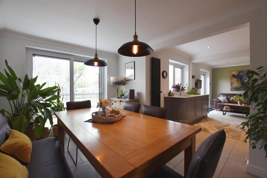 Open Plan Kitchen Diner with Family Area