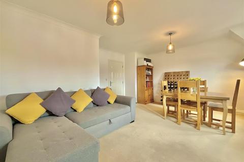 1 bedroom flat for sale, Acanthus Court, Cirencester