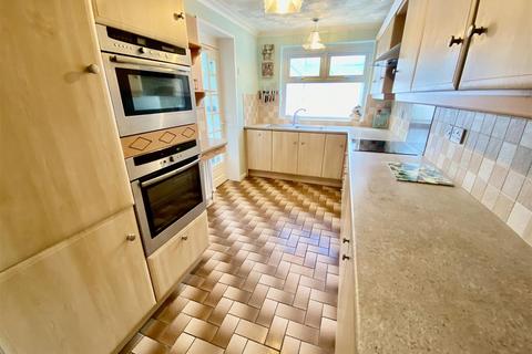 9 Manor Close, Wroughton, Swindon, SN4 9JN