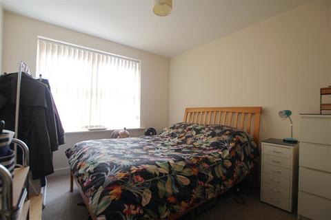 2 bedroom apartment to rent, Mountbatten Way