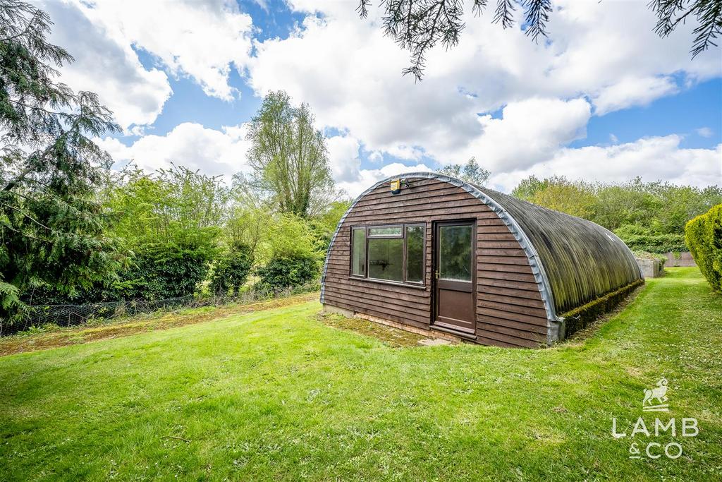 Nissen hut