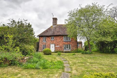 2 bedroom detached house for sale, Mounts Lane, Rolvenden Layne