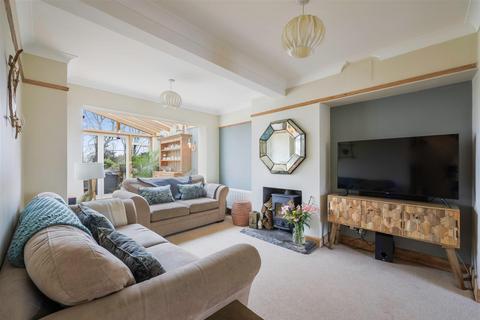 4 bedroom end of terrace house for sale, Chapel Way, Epsom