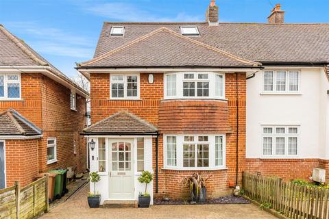 4 bedroom end of terrace house for sale, Chapel Way, Epsom