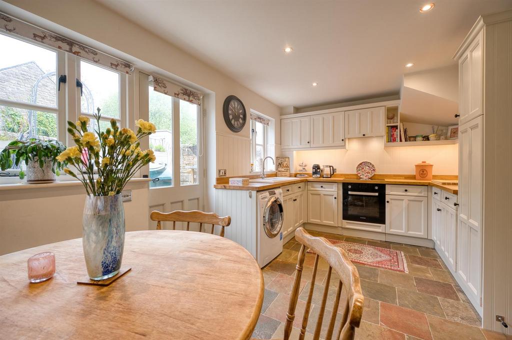 Dining area to Kitchen.jpg