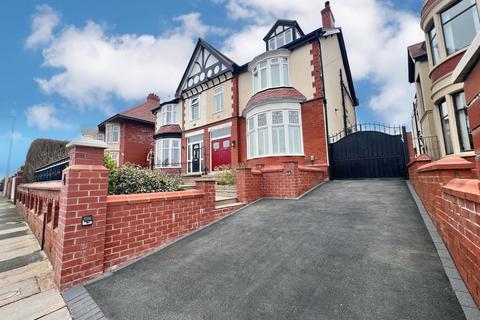 4 Sandhurst Avenue, Blackpool, FY2 9AU