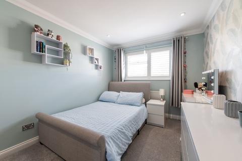 34 Hawthorne Close, Gravesend, DA12 5LD