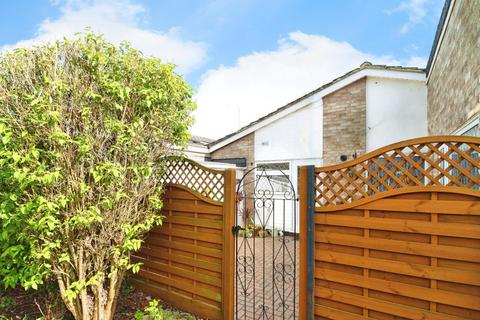 3 bedroom bungalow for sale, Whitehouse Meadows, Leigh-on-sea, SS9