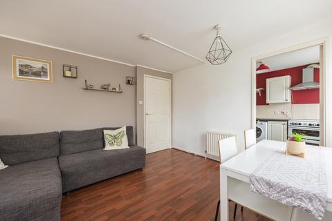 2 bedroom ground floor flat for sale, Clovenstone Gardens, Edinburgh EH14