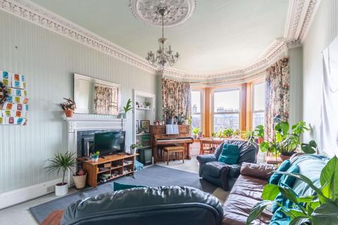 7 bedroom flat to rent, 2430L – Warrender Park Road, Edinburgh, EH9 1EN