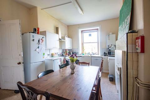 6 bedroom flat to rent, 2430L – Warrender Park Road, Edinburgh, EH9 1EN