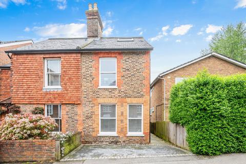 26 Lesbourne Road, Reigate, RH2 7LD