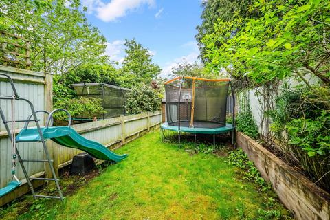 26 Lesbourne Road, Reigate, RH2 7LD