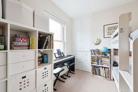 26 Lesbourne Road, Reigate, RH2 7LD