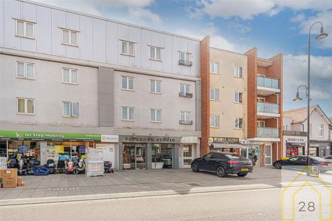 2 bedroom flat for sale, Victoria Road, Romford RM1