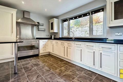 89 Alltwen Hill, Pontardawe, Swansea, SA8 3BP
