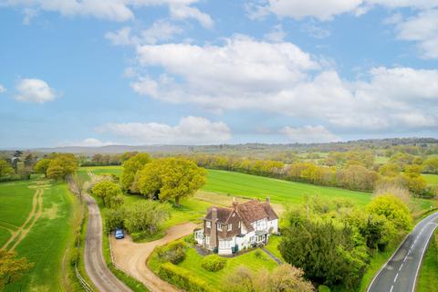 5 bedroom detached house for sale, Outwood Lane, Bletchingley, RH1