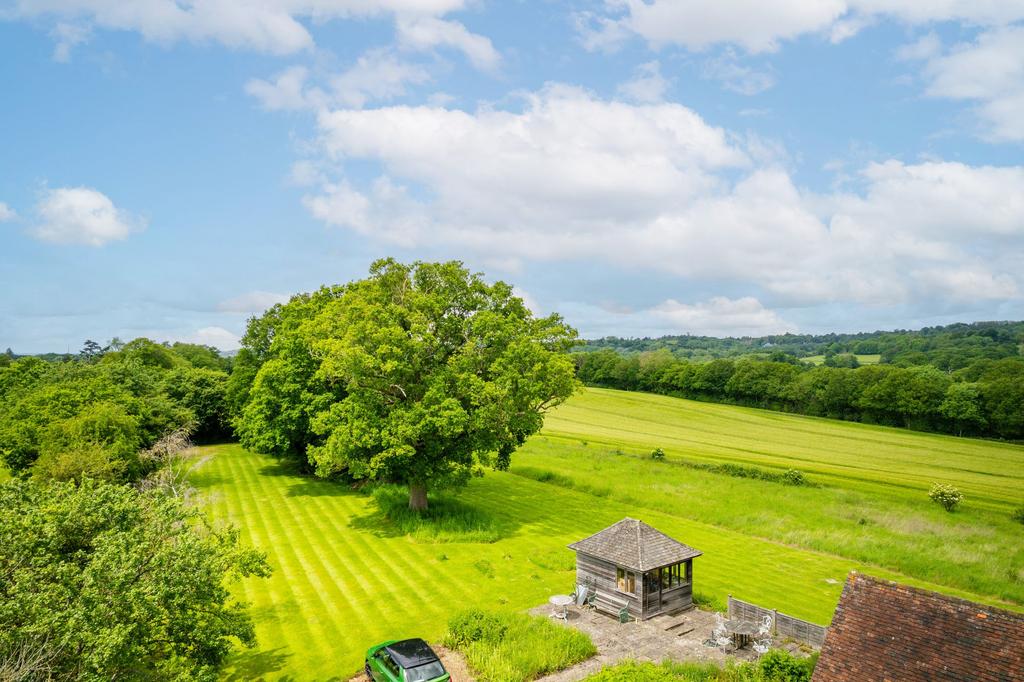 Outwood Lane, Bletchingley, RH1 5 bed detached house for sale £1,250,000
