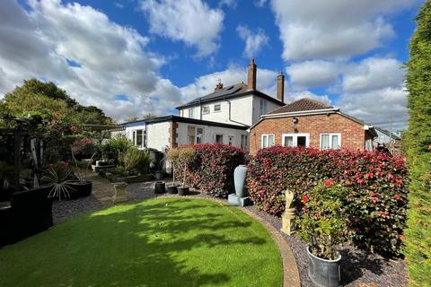 5 bedroom detached house for sale, London Road, Yaxley, PE7