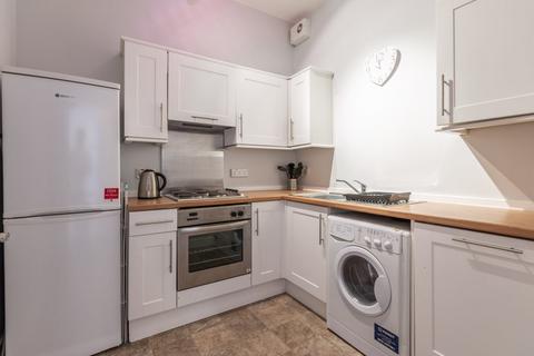 4 bedroom flat to rent, 0233L – Earlston Place, Edinburgh, EH7 5SU