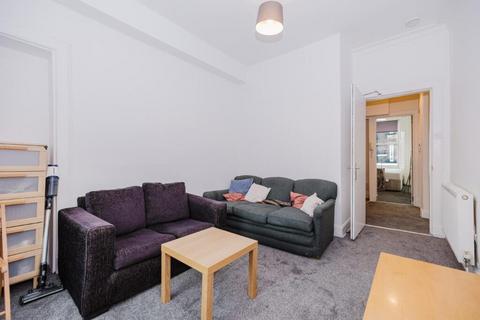 4 bedroom flat to rent, 0233L Earlston Place, Edinburgh, EH7 5SU