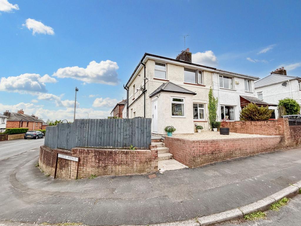 Lodge Avenue, Caerleon, NP18 3 bed semidetached house for sale £250,000