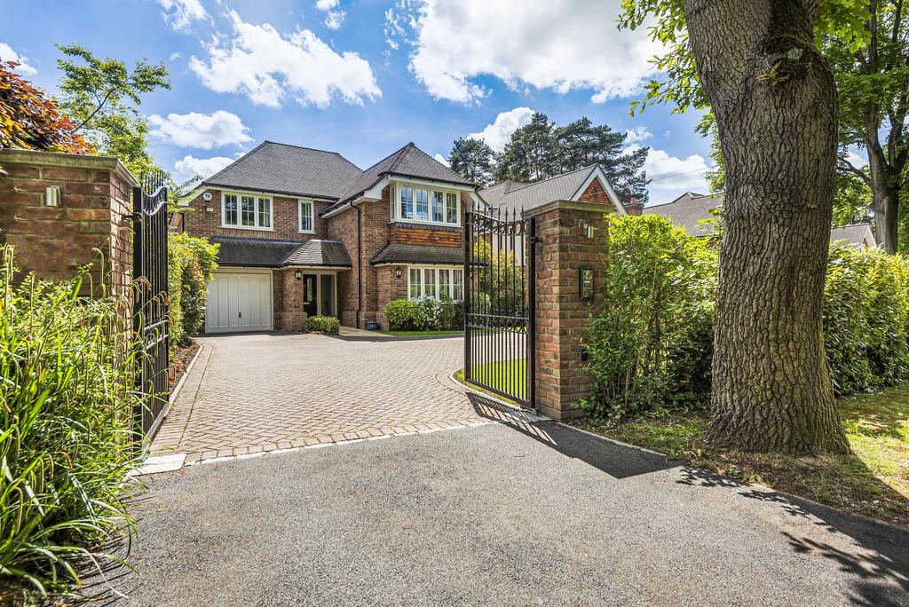 Crowthorne, Crowthorne RG45 4 bed detached house for sale £1,450,000