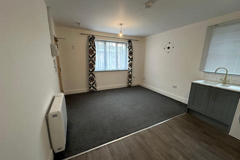 1 bedroom flat to rent,  Jackson Road, Clacton-On-Sea CO15