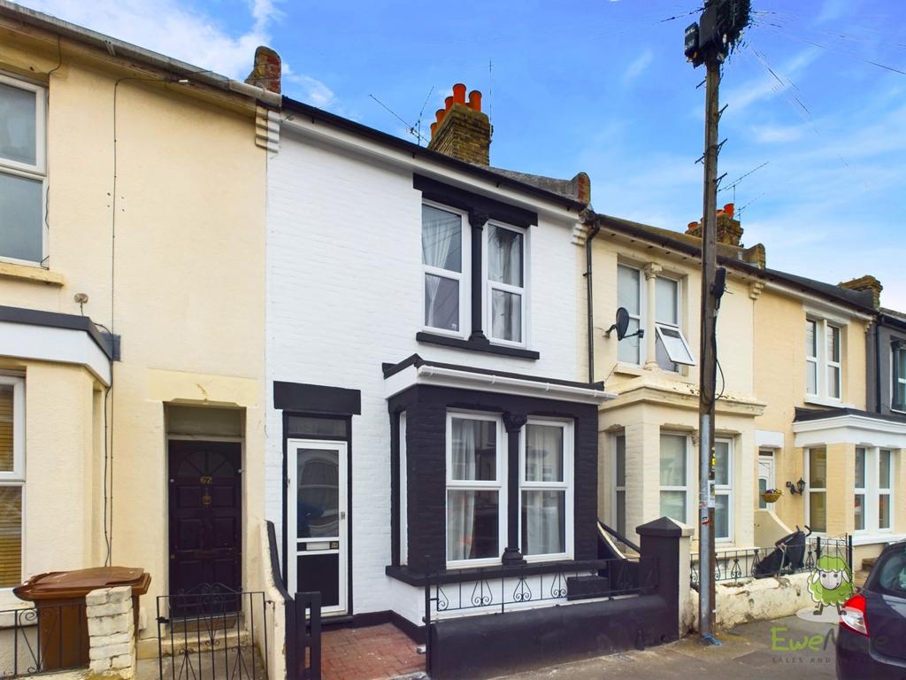 Priestfield Road, Gillingham, Kent, ME7 3 bed terraced house for sale