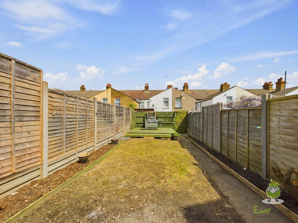 Priestfield Road, Gillingham, Kent, ME7 3 bed terraced house for sale