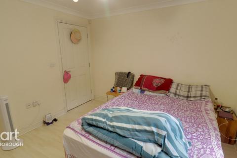 3 bedroom apartment for sale, Princes Gate, Peterborough