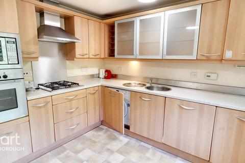 3 bedroom apartment for sale, Princes Gate, Peterborough