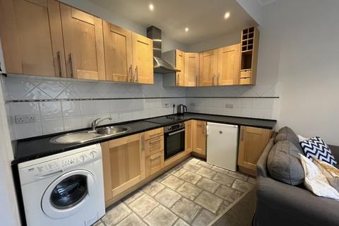 2 bedroom flat to rent, Montgomery Street, Edinburgh EH7
