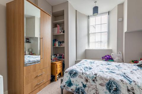 4 bedroom flat to rent, 01P – Nicolson Street, Edinburgh, EH8 9EH