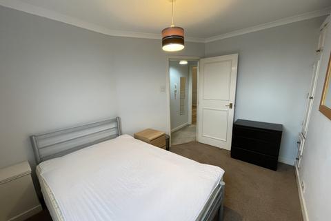 2 bedroom flat to rent, Old Brompton Road, London SW5