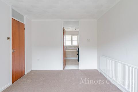 2 bedroom ground floor flat to rent, St. Margarets Gardens, Hoveton, NR12