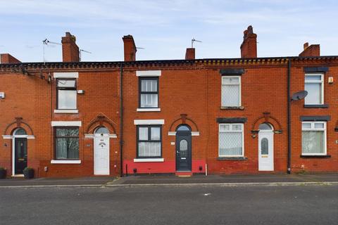 2 bedroom terraced house to rent, Atherton, Manchester M46