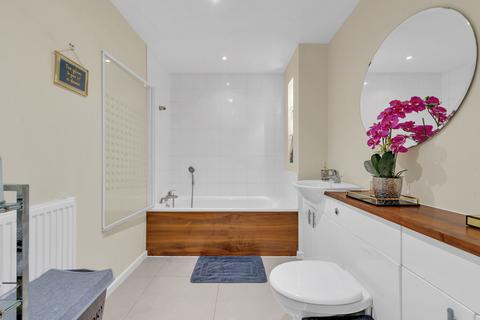 116 Springhead Parkway, Northfleet, Gravesend, DA11 8BF