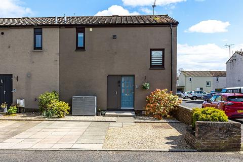 2 bedroom terraced house for sale, 45 Oakfield Court, Kelso TD5 7NW