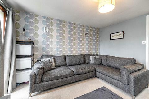 2 bedroom terraced house for sale, 45 Oakfield Court, Kelso TD5 7NW