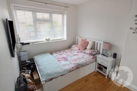 3 bedroom terraced house for sale, Framlingham Crescent, Mottingham, London, SE9