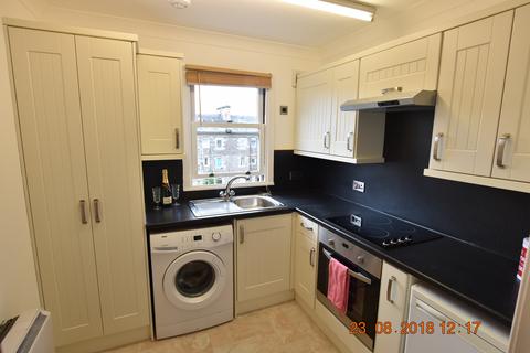 2 bedroom flat to rent, Melville Street, Perth PH1