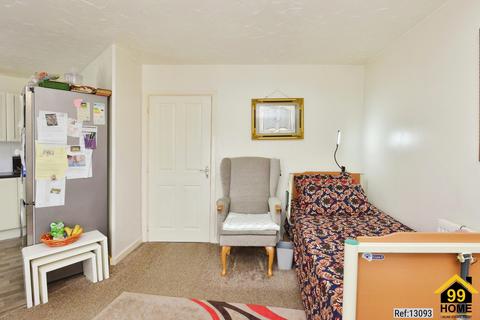 2 bedroom flat for sale, Fonda Meadows, Milton-keynes, Milton Keynes, MK4