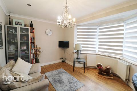 4 bedroom end of terrace house for sale, Roedean Avenue, Enfield