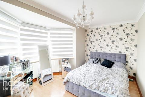 4 bedroom end of terrace house for sale, Roedean Avenue, Enfield