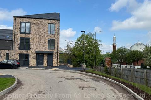 2 bedroom apartment to rent, Parkes Avenue, Highgate