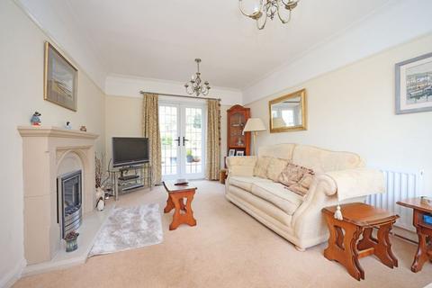 3 bedroom detached house for sale, The Fieldway, Dairyfields, Trentham