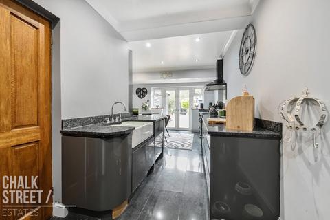 92 Marshalls Drive, Romford, RM1 4JS